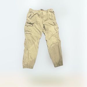 American Eagle Men’s beige color cargo pants